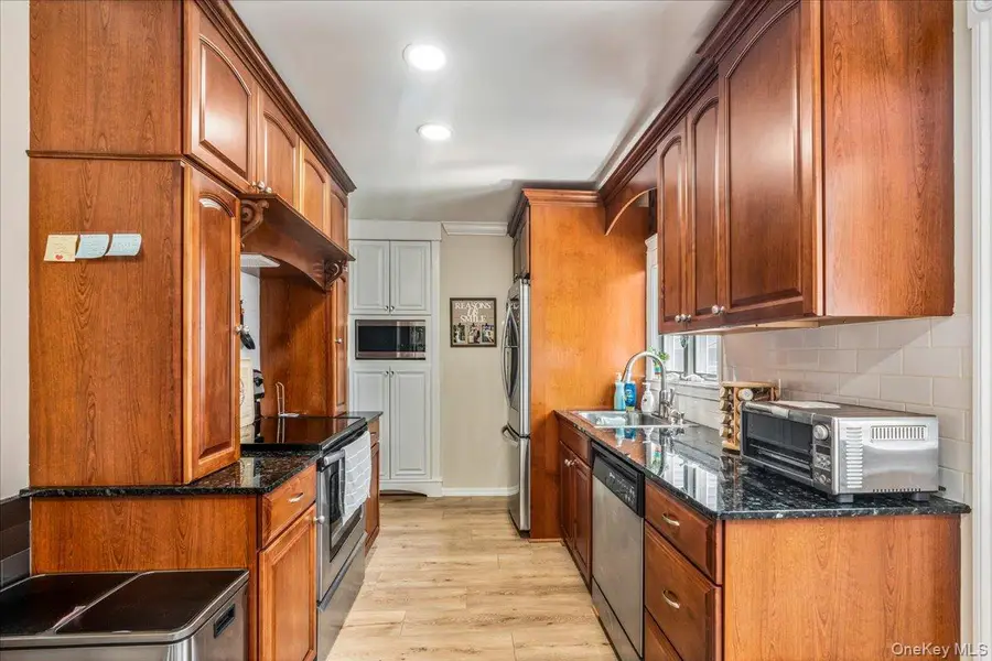 2 Gateway, Farmingdale, NY 11735 - #3