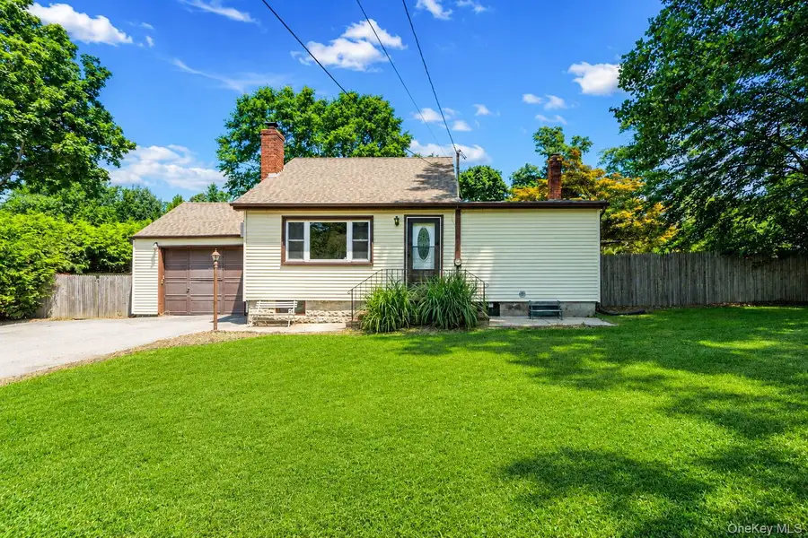12 Sycamore Road, Rocky Point, NY 11778 - #2