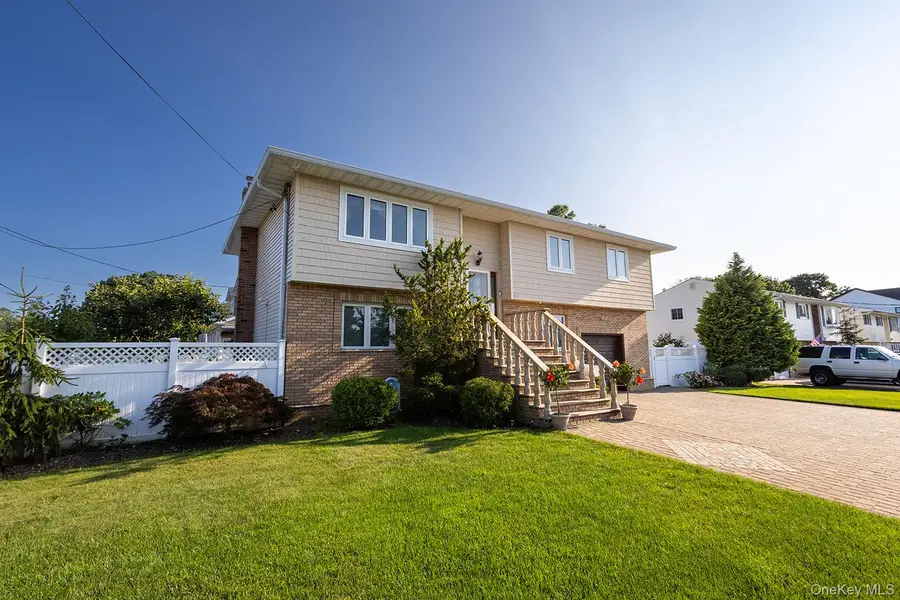 222 N Pine Street, Massapequa, NY 11758 - #2