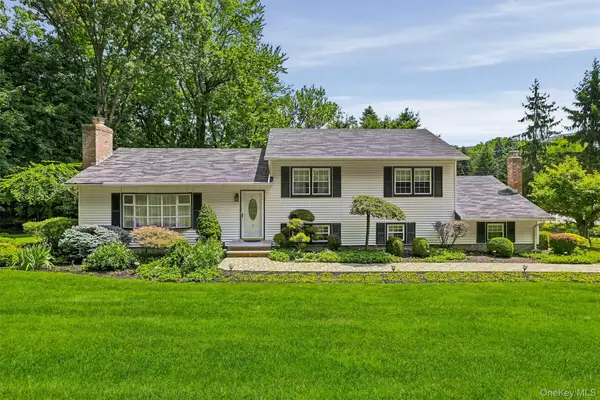 2 Buena Vista Terrace, Central Valley, NY 10917