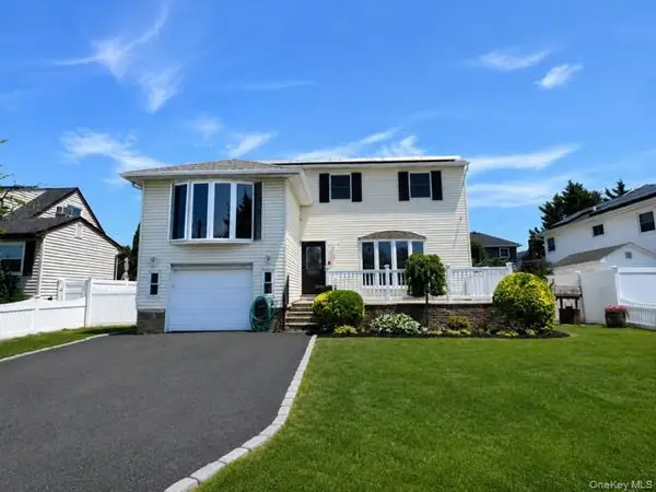 42 Marbourne Road, Bethpage, NY 11714