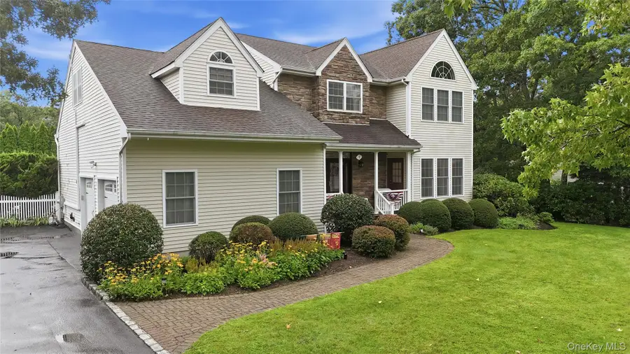 4 Wood Hollow Drive, Westhampton, NY 11977 - #2