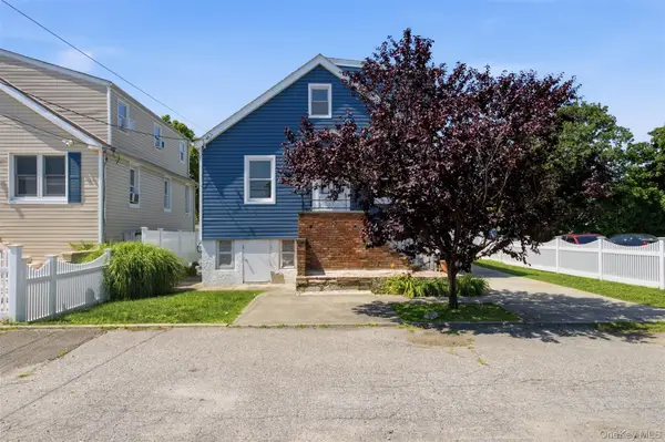 8 5th Street, Bayville, NY 11709