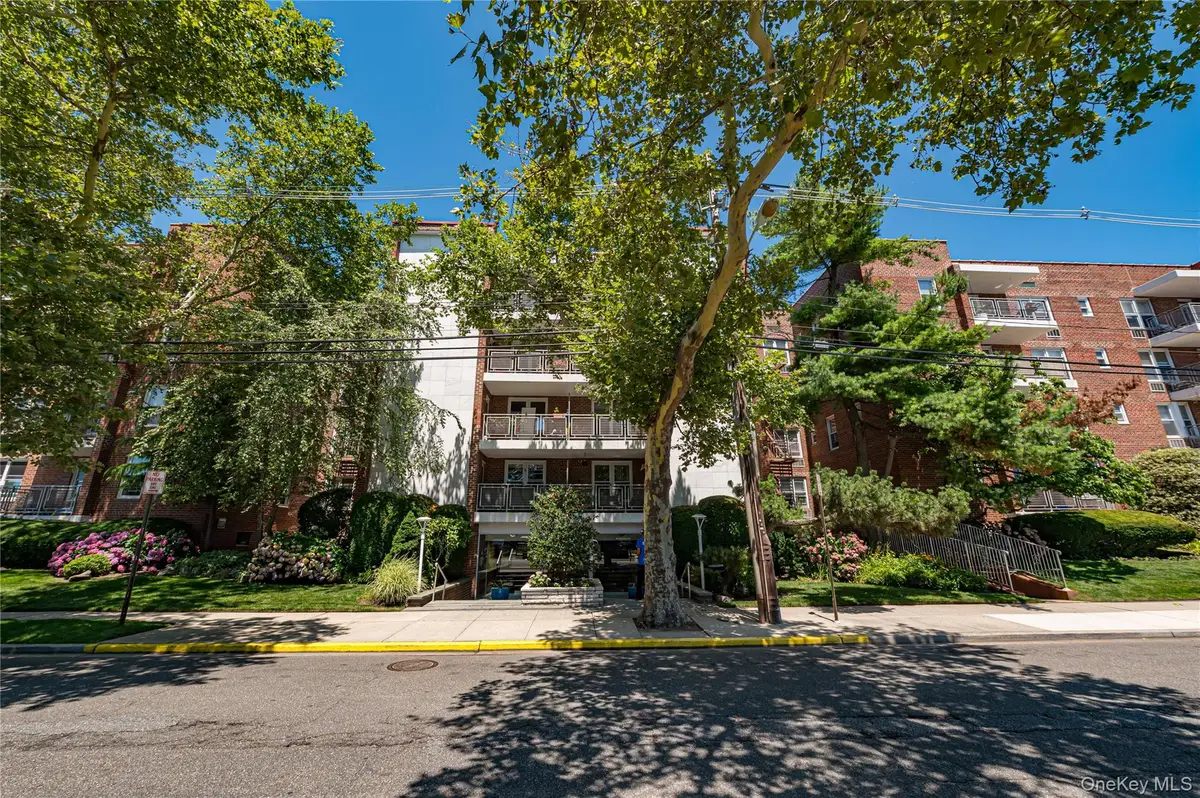 100 Brooklyn Avenue #2R, Freeport, NY 11520 - #1