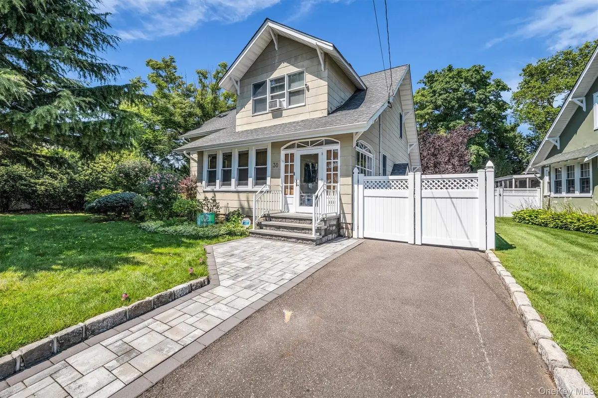 30 West Street, Farmingdale, NY 11735 - #1