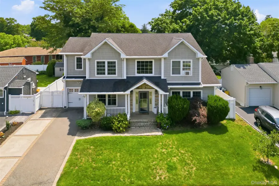19 Manetto Drive, Plainview, NY 11803 - #3