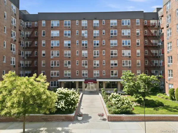3 Sadore Lane #7P, Yonkers, NY 10710