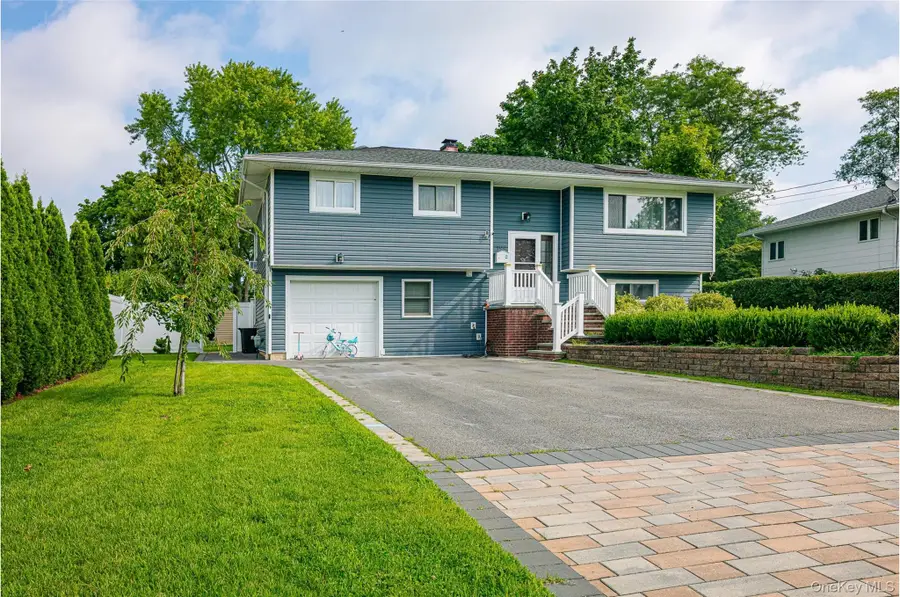 199 W Orange Street, Brentwood, NY 11717 - #2