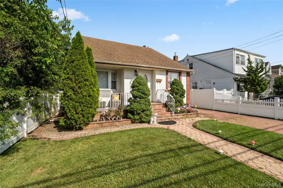 461 Greengrove Avenue, Uniondale, NY 11553 - #2