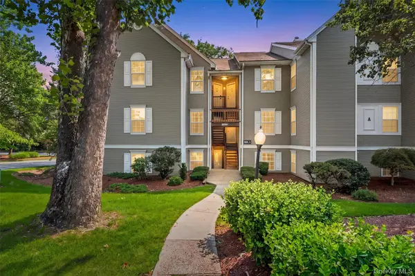 1002 Washington Green #AG2, New Windsor, NY 12553