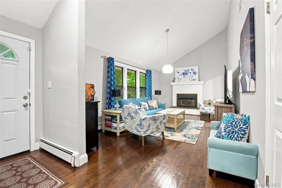15 Seaside Avenue, Sound Beach, NY 11789 - #3