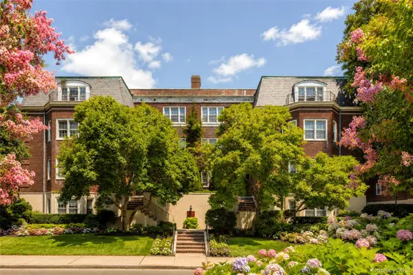 2 Chateaux Circle #2E, Scarsdale, NY 10583