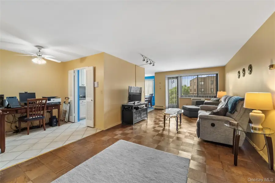100 E Hartsdale Avenue #6LW, Hartsdale, NY 10530 - #3