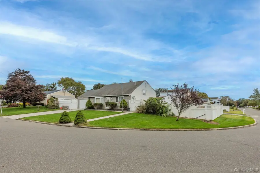 78 Circle Drive N, Patchogue, NY 11772 - #2