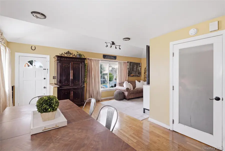 19 Catherine Avenue, Franklin Square, NY 11010 - #3