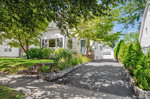 17 Cypress Avenue, Port Washington, NY 11050