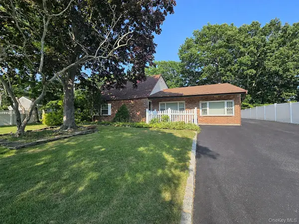 60 Meyer Lane, Medford, NY 11763