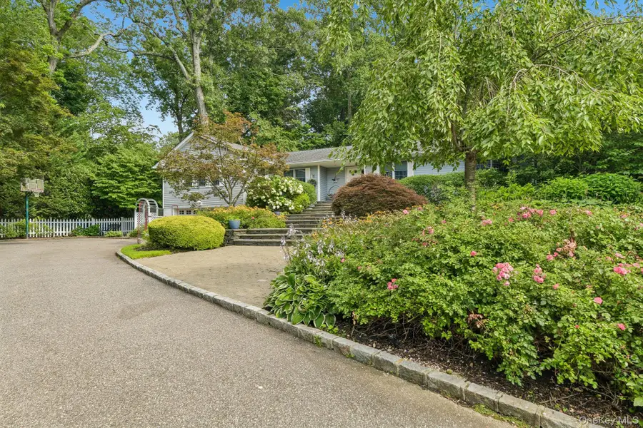 24 Vanad Drive, East Hills, NY 11576 - #2