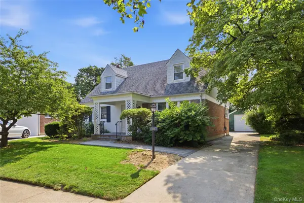 102 Stephan Marc Lane, New Hyde Park, NY 11040