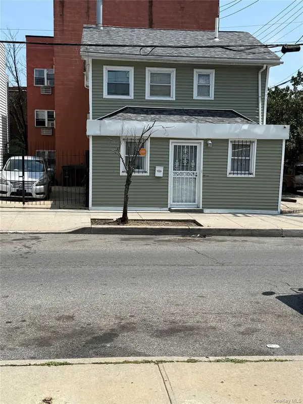 801 E 215th Street, Bronx, NY 10467