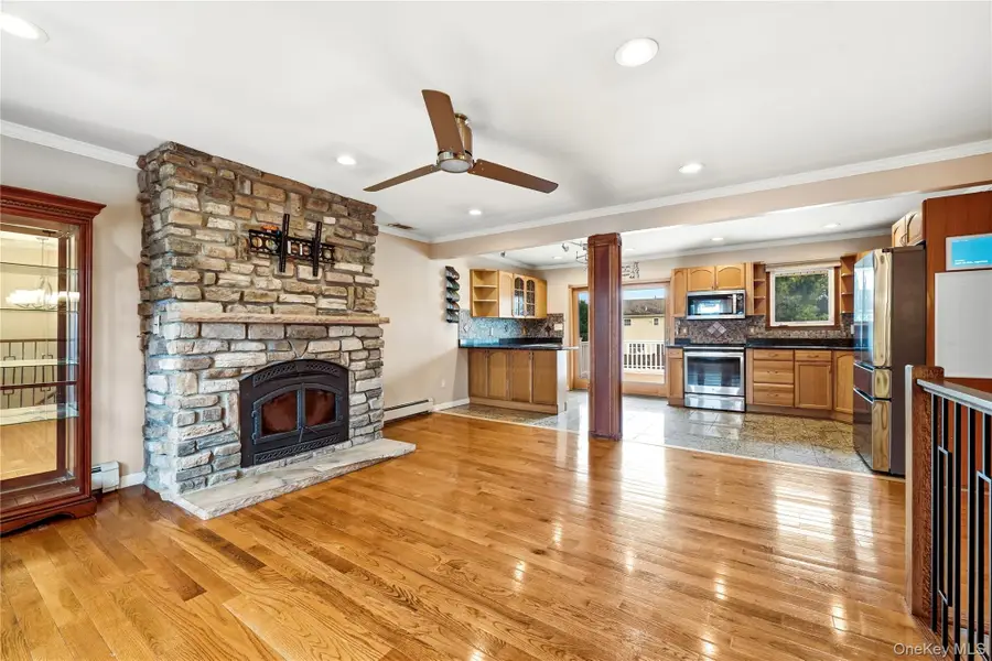 235 Eastwood Avenue, Deer Park, NY 11729 - #3