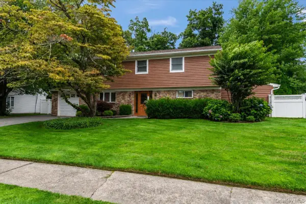 9 Donald Drive, Old Bethpage, NY 11804
