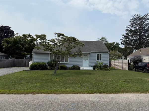 30 Bayview Avenue, Bayport, NY 11705