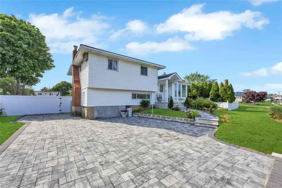 11 Lee Drive, Farmingdale, NY 11735 - #2