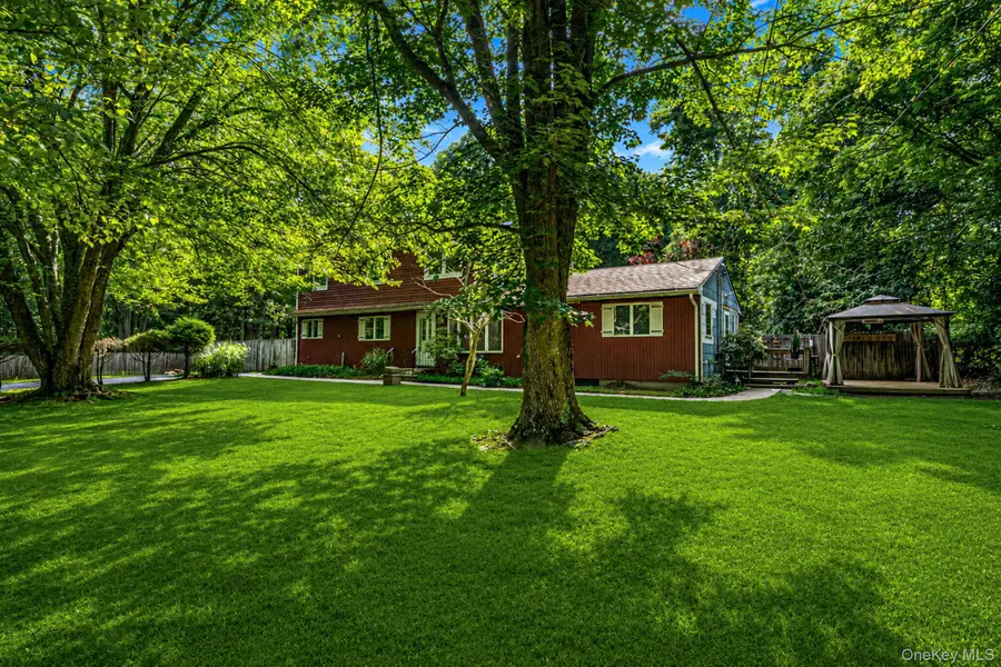 8 Swezey Lane, Middle Island, NY 11953 - #3