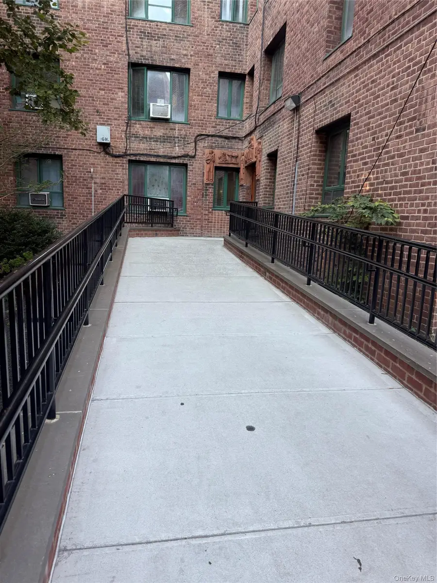 11 Metropolitan Oval #7B, Bronx, NY 10462 - #2