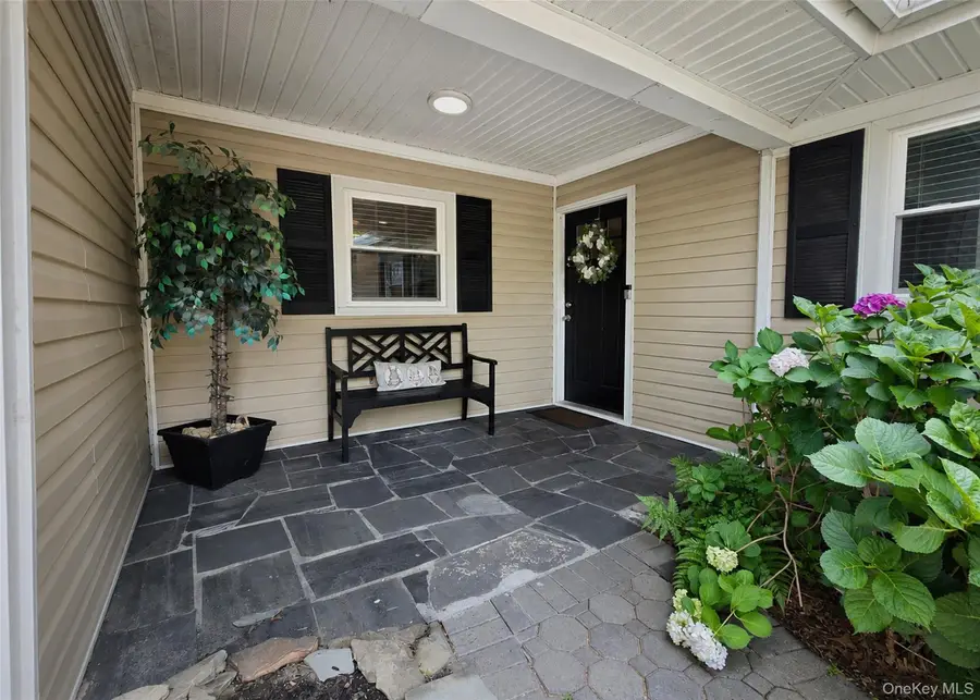 19 Pennaquid Road, Coram, NY 11727 - #3