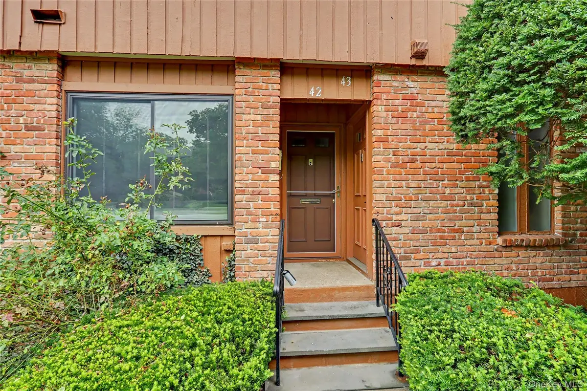 42 Coachlight Square, Montrose, NY 10548 - #1