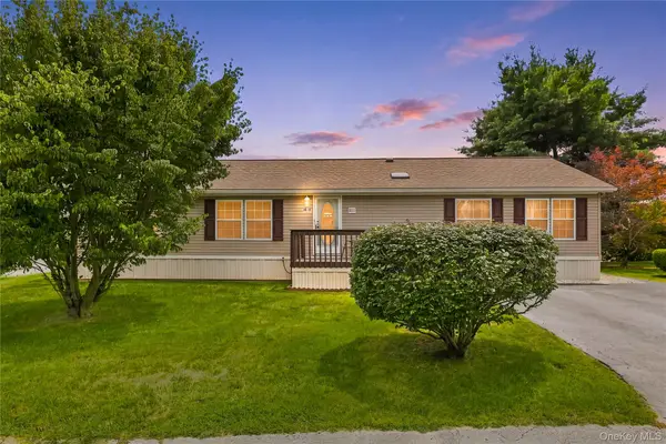 83 Pine Drive, Bloomingburg, NY 12721