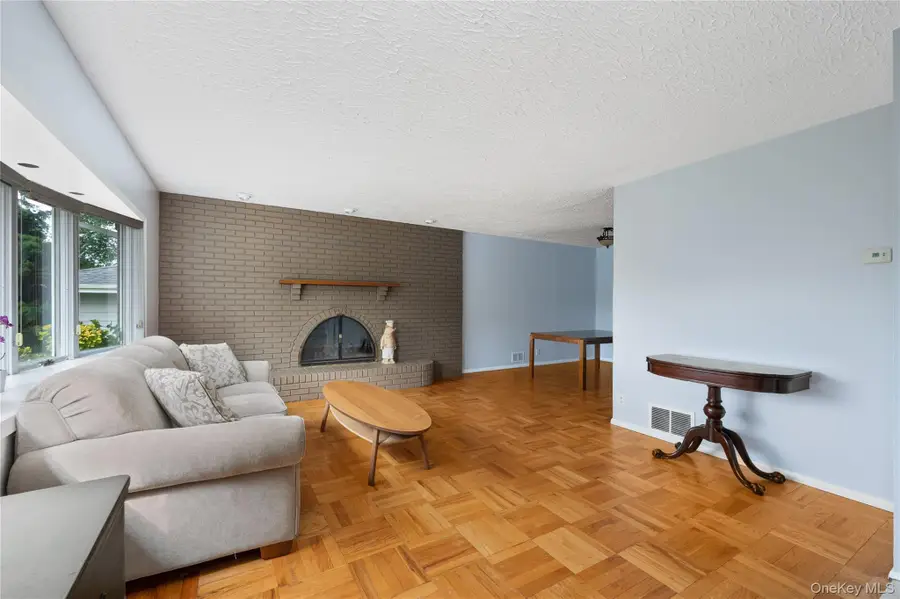 10 Primrose Avenue, Hicksville, NY 11801 - #2