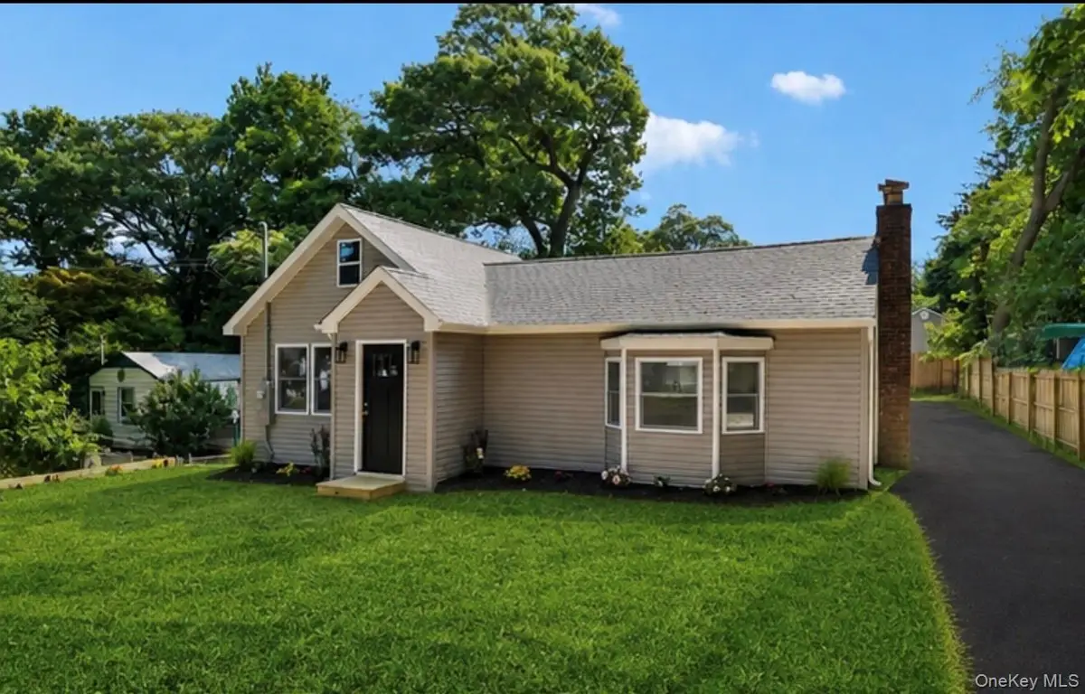 5 Kew Drive, Sound Beach, NY 11789 - #1
