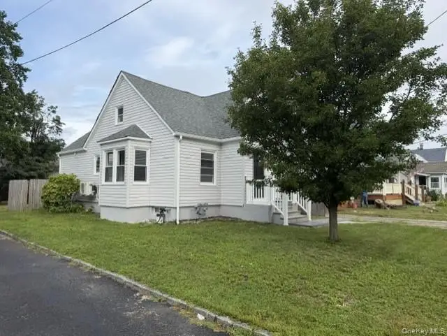 60 Center Avenue, Bay Shore, NY 11706 - #2