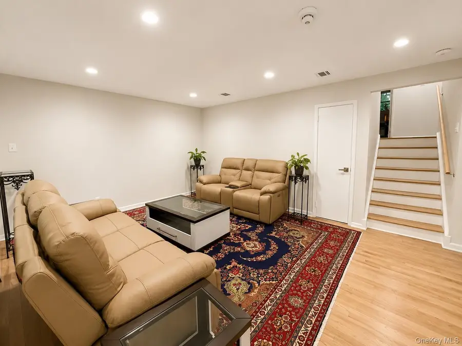 5 Second Road, Great Neck, NY 11021 - #3