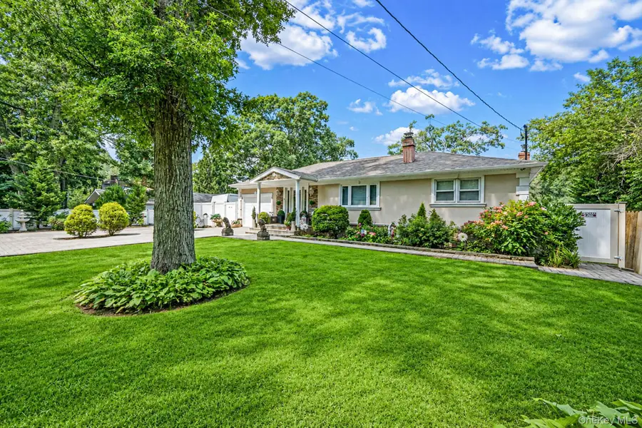 5 Overlook Drive, Mastic, NY 11950 - #2