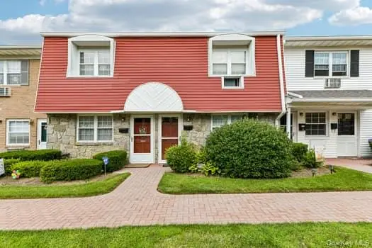 15 Springwood Drive, North Babylon, NY 11703 - #1