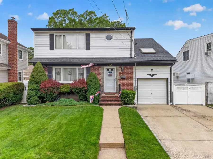 1769 W End Avenue, New Hyde Park, NY 11040 - #2