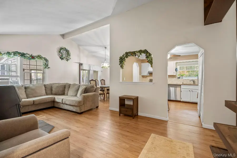 28 Yaphank Avenue, Brookhaven, NY 11719 - #3