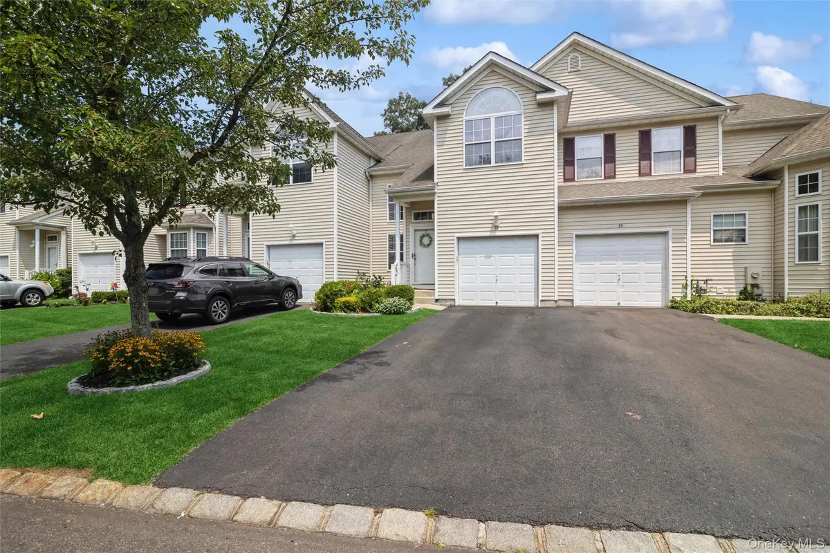 34 Cranberry Circle, Medford, NY 11763 - #1