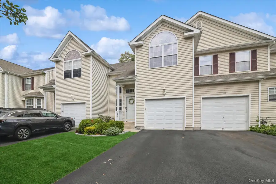 34 Cranberry Circle, Medford, NY 11763 - #2