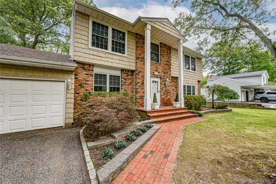 15 Washington Avenue, Miller Place, NY 11764 - #2