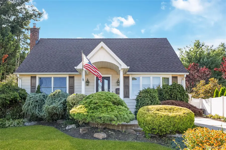 516 Heathcliff Drive, Seaford, NY 11783 - #2