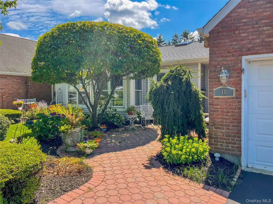 18 Chippendale Drive, Mount Sinai, NY 11766 - #2