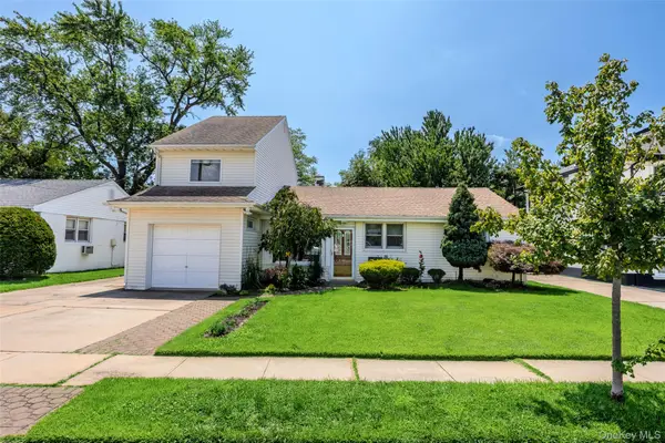79 Spruce Lane, Valley Stream, NY 11581