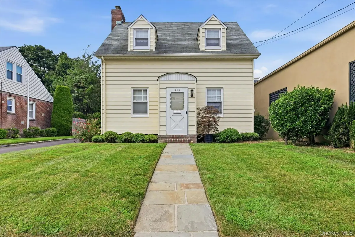 148 Canterbury Road, Williston Park, NY 11596 - #1