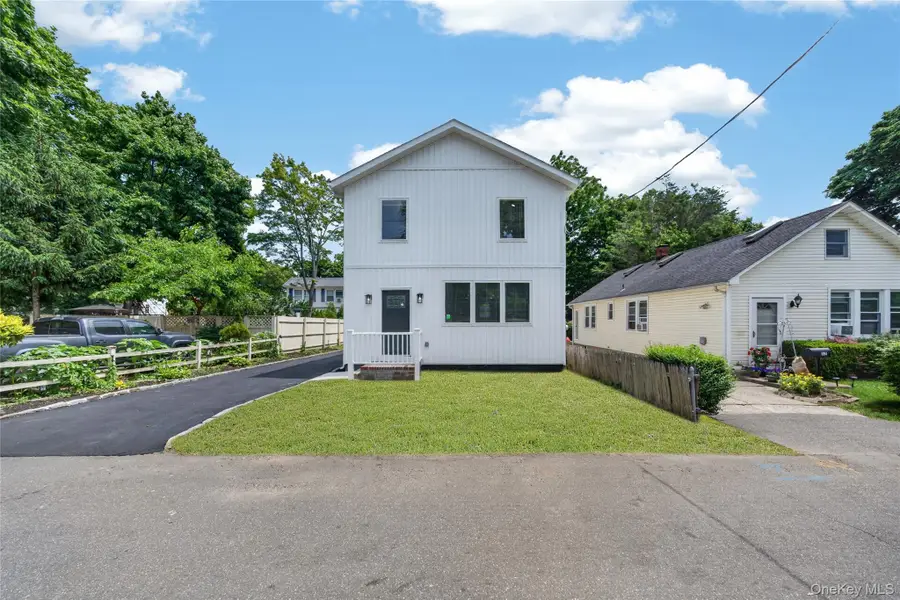 15 Grand Place, Huntington Station, NY 11746 - #2