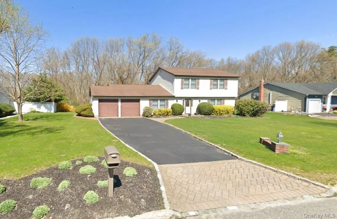 15 Stonehurst Lane, Dix Hills, NY 11746 - #1
